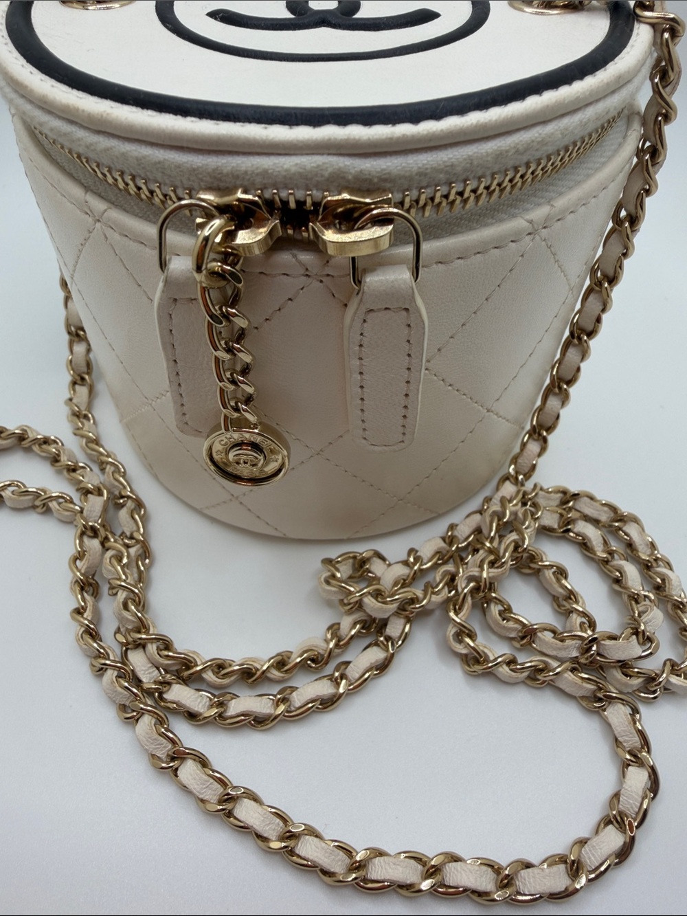 Chanel round ivory micro vanity bag ghw - Picture 2 of 5